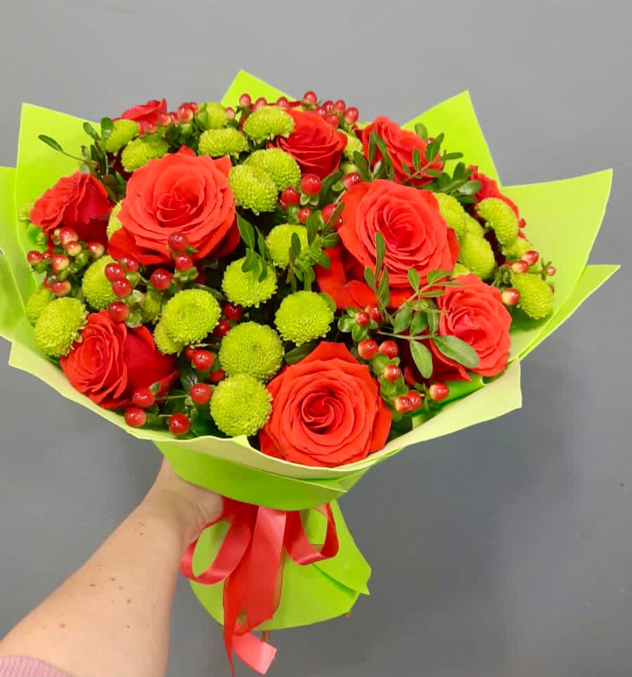 Букет цветов из: Хризантемы и Розы в Таловой