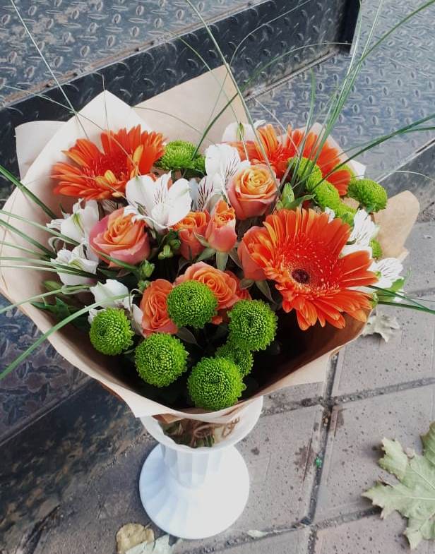 Букет цветов из: Герберы, Хризантемы, Альстромерии и Розы в Таловой