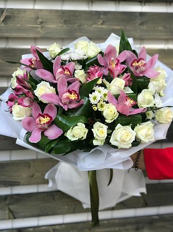 Букет цветов из: Розы и Хризантемы в Таловой