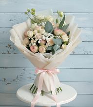 Букет цветов из:  Розы и Лизиантусы в Таловой