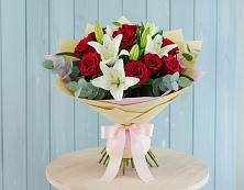 Букет цветов из:  Лилии и Розы в Таловой
