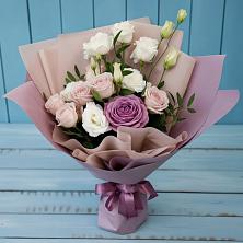 Букет цветов из:  Розы и Лизиантусы в Таловой