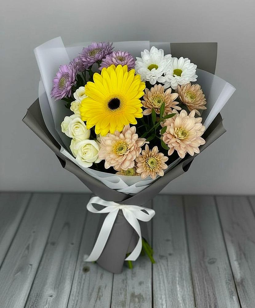 Букет цветов из: Розы, Герберы и Хризантемы в Таловой