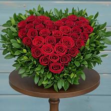 Цветочная композиция из Розы в виде сердца в Таловой