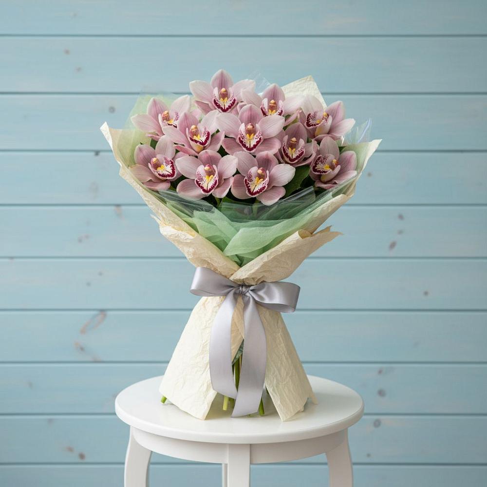 Букет цветов из: Орхидеи и Розы в Таловой