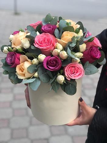 Цветочная композиция из Розы в шляпной коробке в Таловой