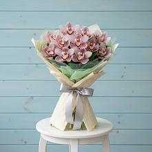 Букет цветов из:  Орхидеи и Розы в Таловой