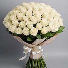 Букет 101 беля роза Белоснежка в Таловой