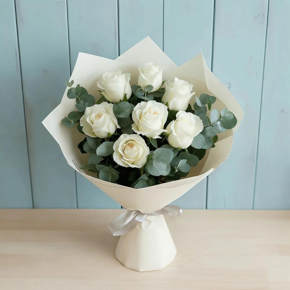 Букет Белые розы в Эвкалипте в Таловой