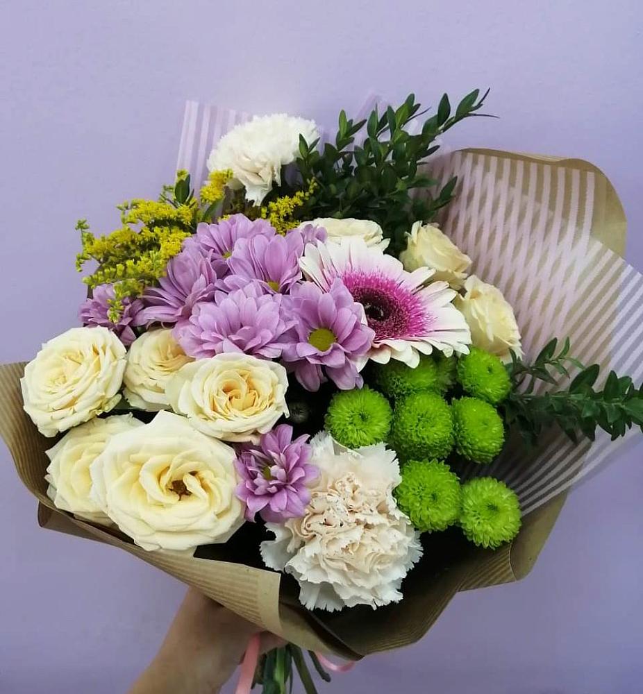 Букет цветов из: Хризантемы, Розы, Гвоздики и Герберы в Таловой