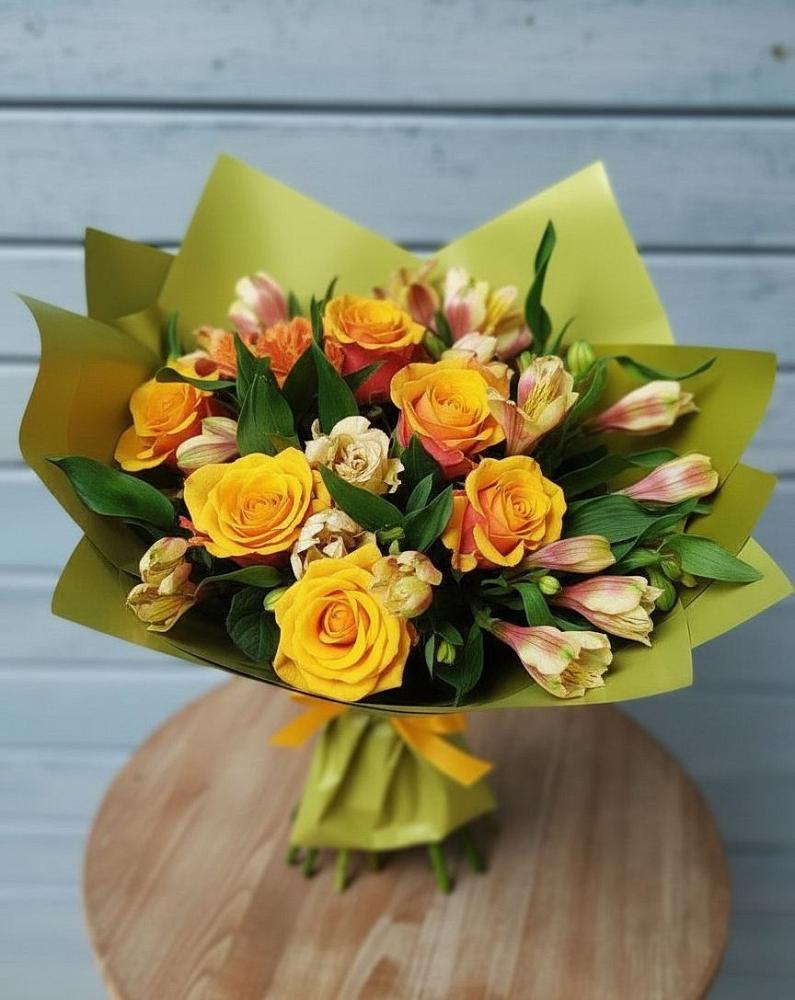 Букет цветов из: Альстромерии и Розы в Таловой