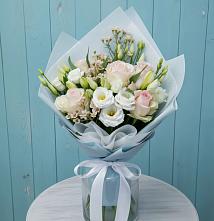 Букет цветов из:  Розы и Лизиантусы в Таловой