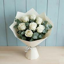 Букет Белые розы в Эвкалипте в Таловой