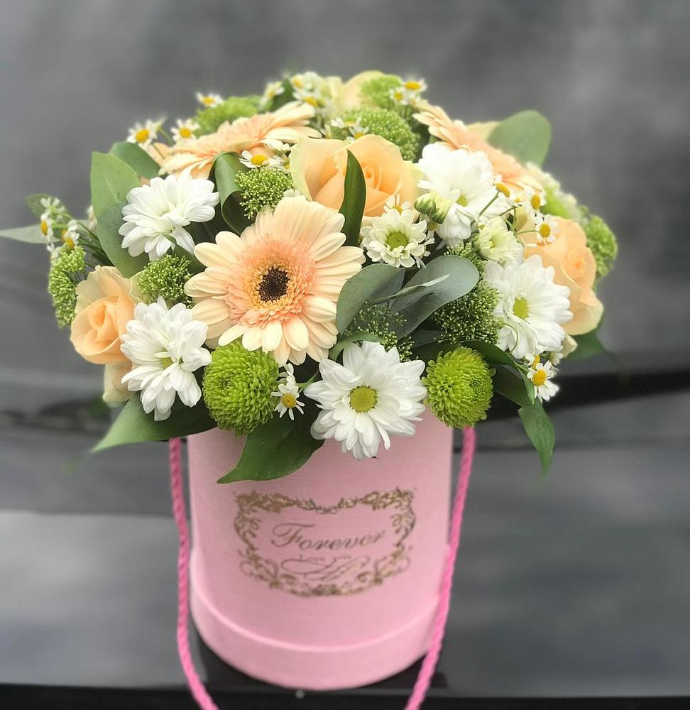 Цветочная композиция из Розы, Герберы и Хризантемы в шляпной коробке в Таловой