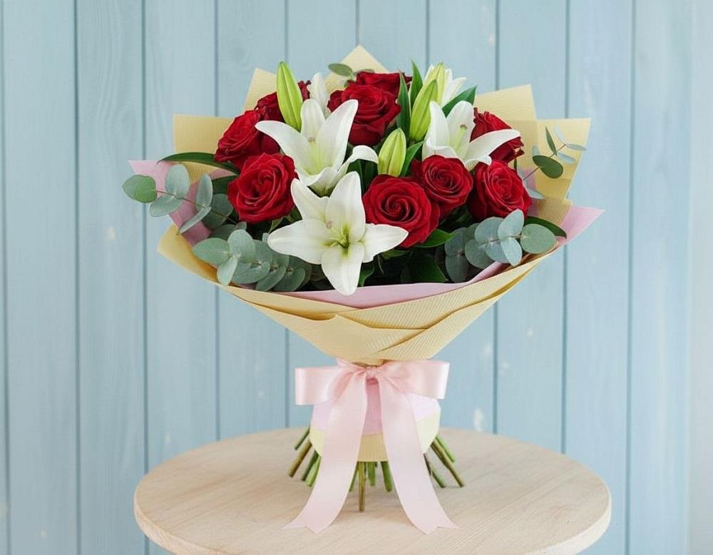 Букет цветов из: Лилии и Розы в Таловой